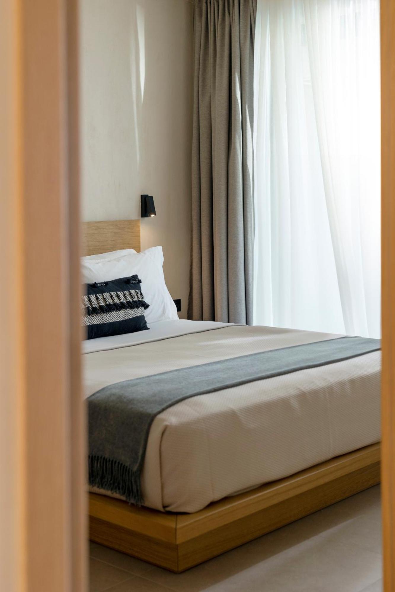 Pnoes Luxury Suites Paliouri Exterior foto